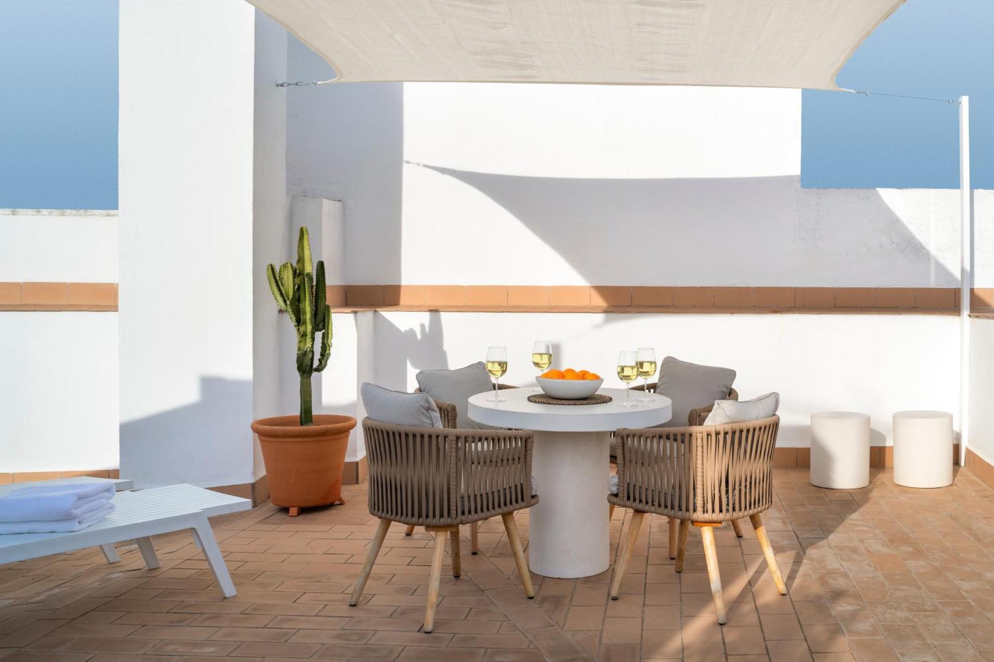 Magno Apartments Almansa Севілья Екстер'єр фото